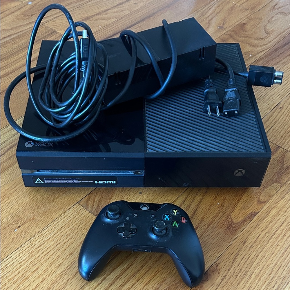 Microsoft Xbox One Console Bundle in Black